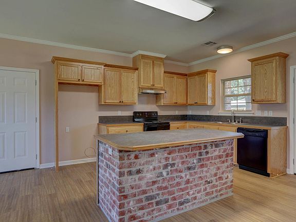 4th image of 141 Christie Lea Dr
