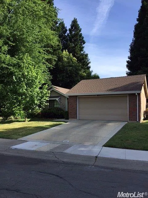 1671 Tourney Way photo 1