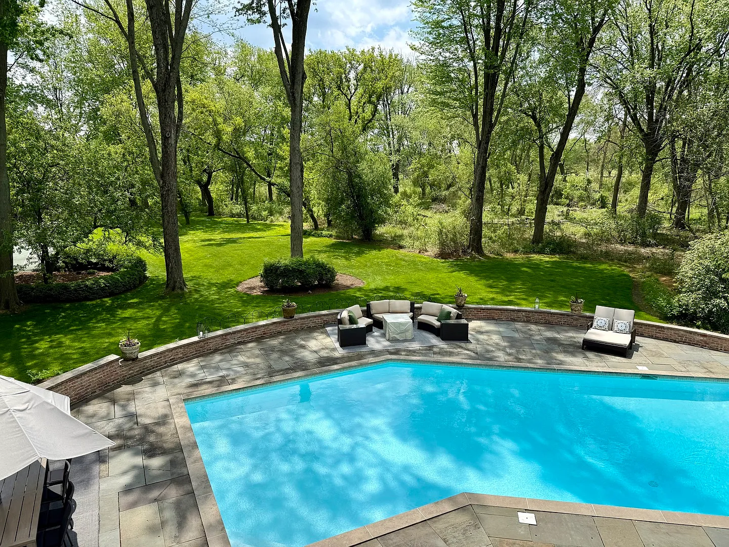 7 bed, 7.5 bath, 8135 sqft, $25,000 — Photo 3