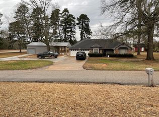 105 Grandview Ave, Atlanta, TX 75551