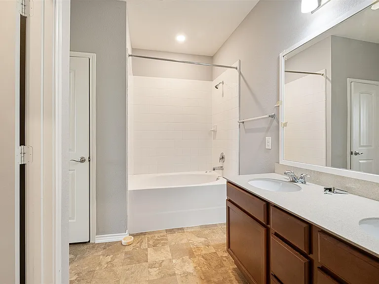 12401 Franklin D Roosevelt St — Photo 20