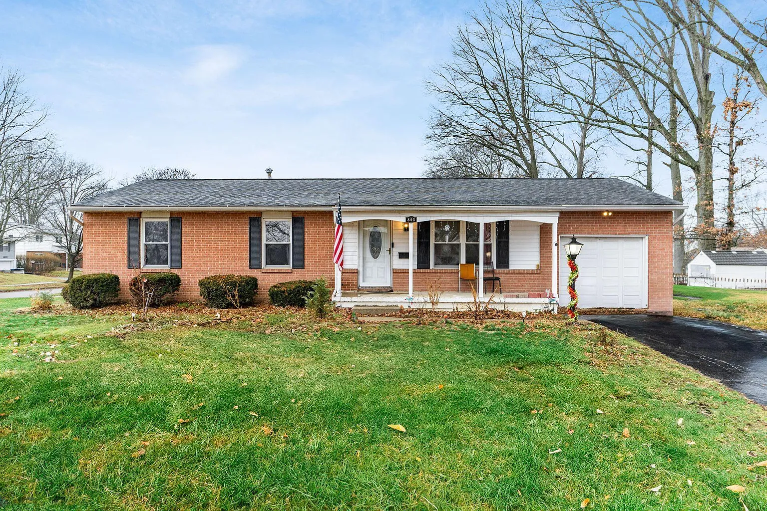 893 Hunt Valley Dr photo 1