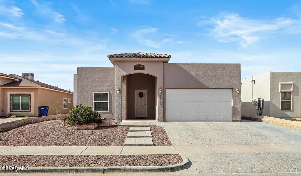 4 bed, 2.5 bath, 1643 sqft, $1,875 — Photo 1
