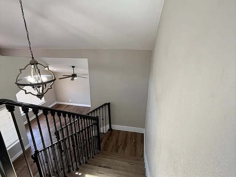 1019 Nanette Ln — Photo 34