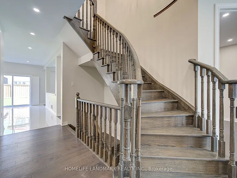 18 Kenneth Ross Bnd — Photo 14