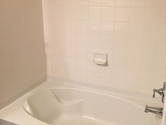 4th image of 4151 S Four Mile Run Dr Unit 303