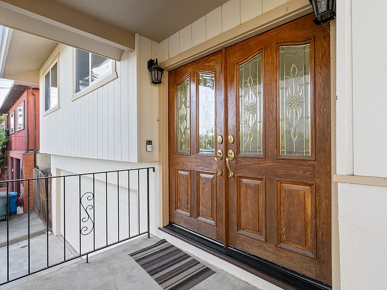 2611 Ponce Ave — Photo 5