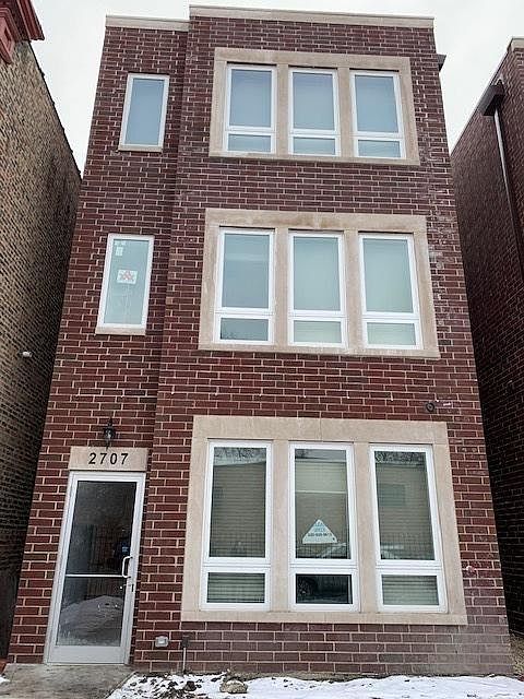 1st image of 2707 W Polk St #3