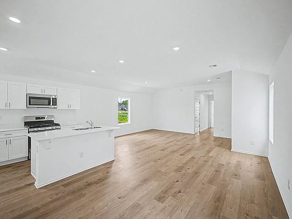 5th image of 3644 Maggie Rd