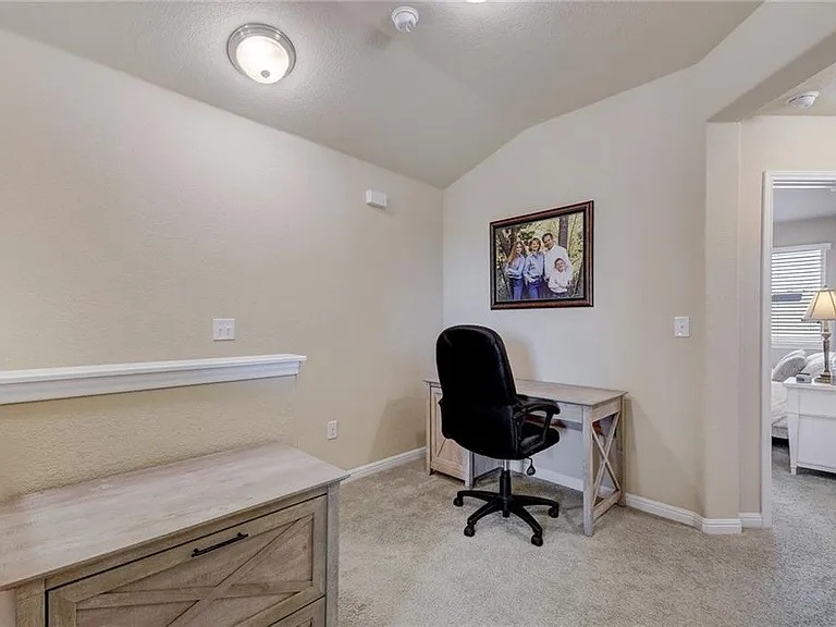 412 Crater Lake Dr #412 — Photo 12