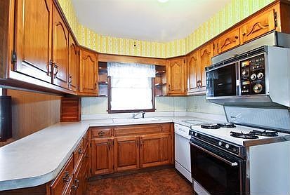 4th image of 4125 W Ainslie St