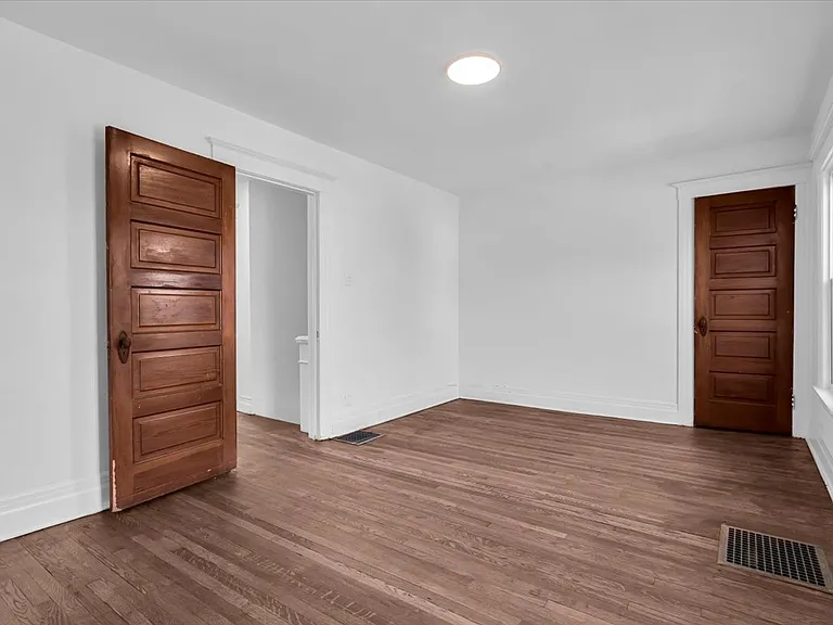 5934 Vermont St — Photo 13