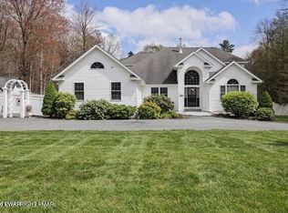 343 High Country Dr, Blakeslee, PA 18610