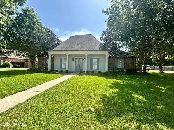 208 Hundred Oaks Dr, Youngsville, LA 70592