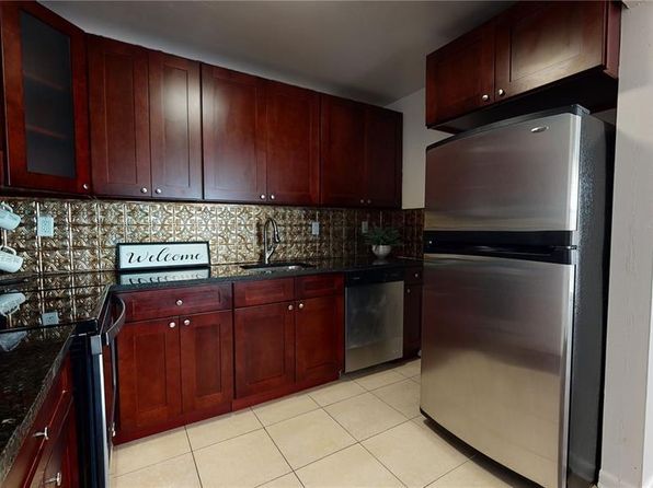 810 Lake Shore Dr APT 30