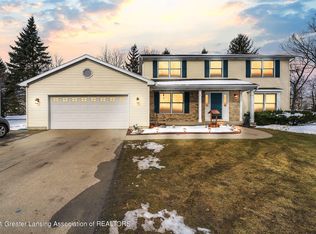 804 W Geneva Dr, Dewitt, MI 48820