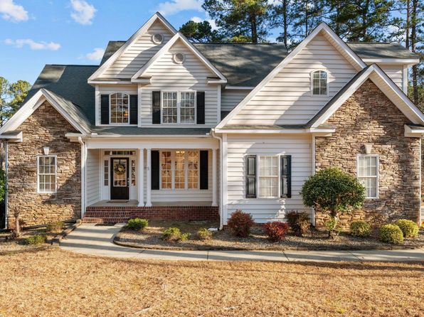 2600 Buckingham Dr, Sanford, NC 27330