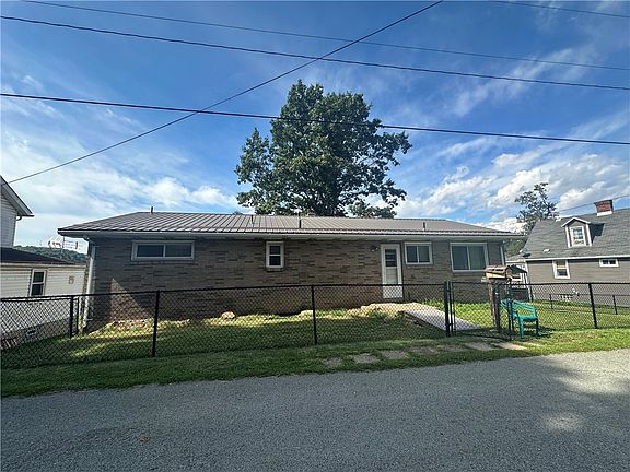 2nd image of 712 S 2nd Ave