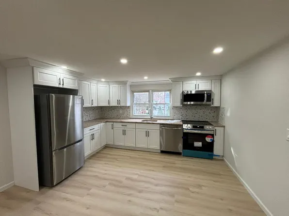 (undisclosed Address), Shirley, NY 11967