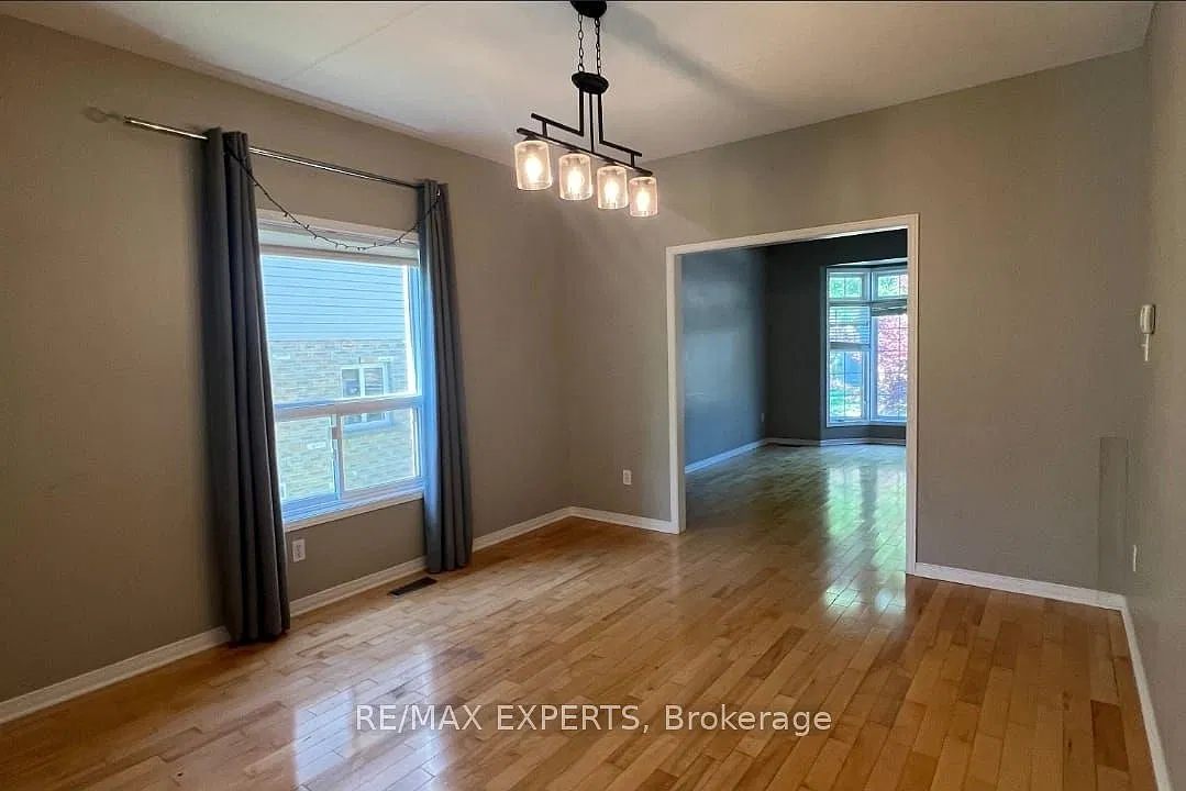 4 bed, $2,900 — Photo 3