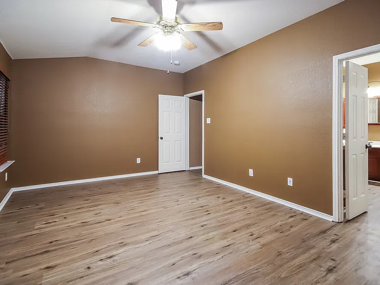 2412 Castle Pines Dr — Photo 11
