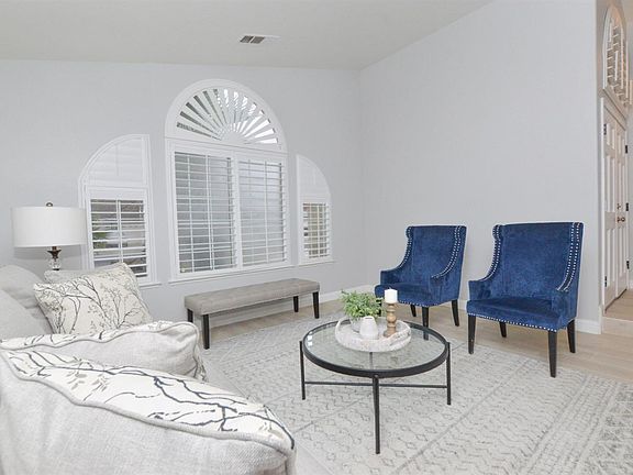 5th image of 3278 Magnolia Ave