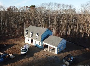 3 Bellows Dr, Ledyard, CT 06339