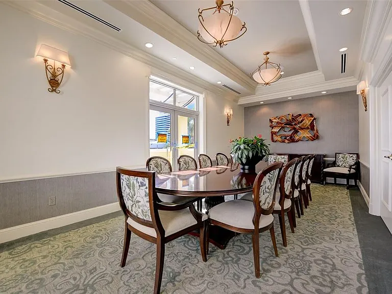 300 Beach Dr NE #305 — Photo 36