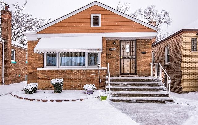 1st image of 9849 S Woodlawn Ave