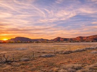 Crescent Butte Trl, Kanab, UT 84741