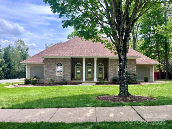 508 Pinchot Dr, Asheville, NC 28803