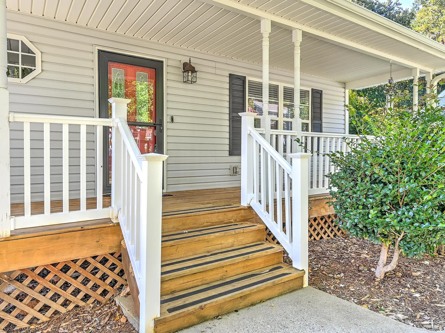 11 Ridgeland Ln — Photo 4
