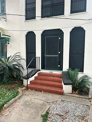 2 bed, 1.0 bath, 1400 sqft, $1,800 — Photo 2