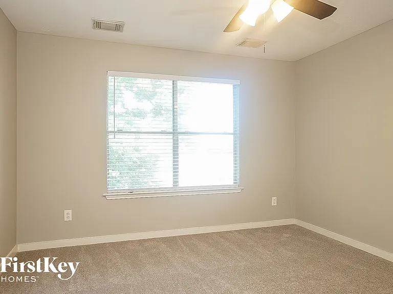 7311 Village Lake Dr — Photo 6