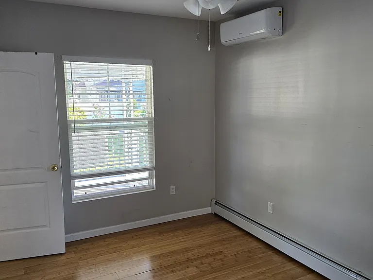 124 Leonard Ave #1 — Photo 9