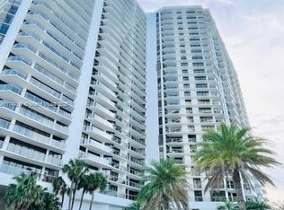 20281 E Country Club Dr APT 405, Aventura, FL 33180