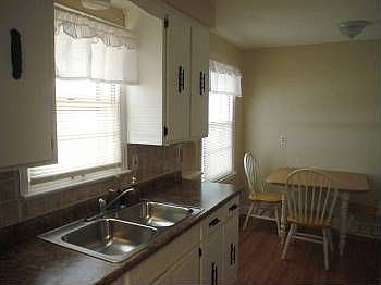 4th image of 314 E 264th St