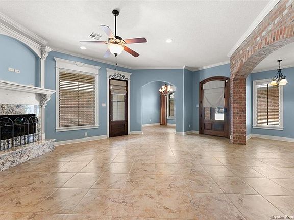 4th image of 1021 Richmond Cir