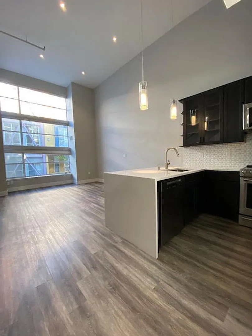 Primary Photo - 175 Bluxome St #207