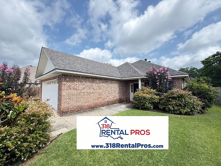 1119 Lisa Ln — Photo 2