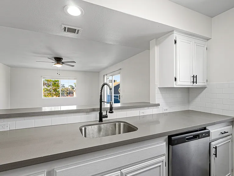 Summer House Apartments — Photo 12