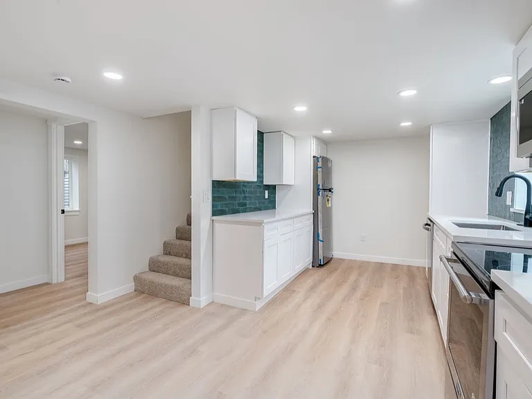 118 NE 74th Ave #B — Photo 4