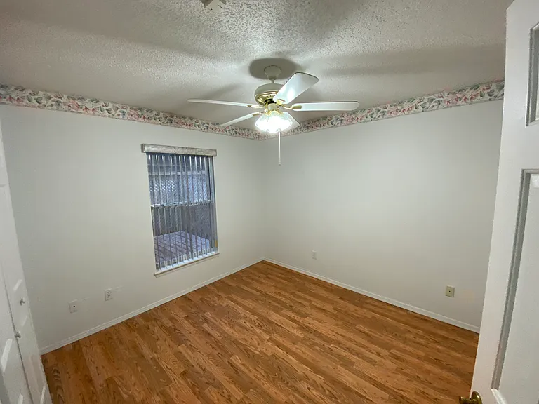710 Harvard Ct — Photo 8