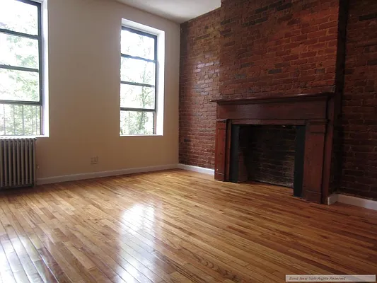 Rented by Bond New York | media 8