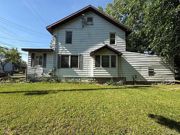 2nd image of 815 Buffalo St