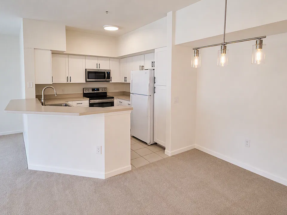 4170 Central Sarasota Pkwy #425