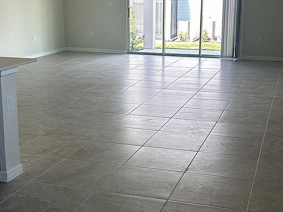 Roomy area for dining and living room