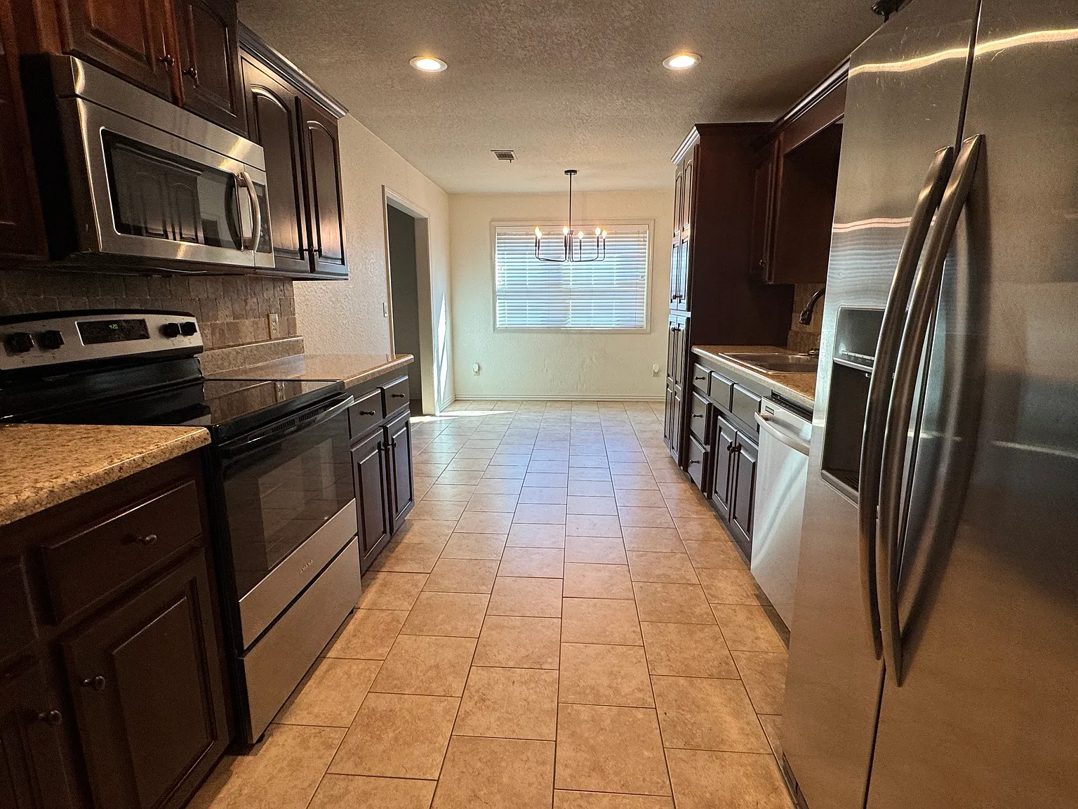 3 bed, 1635 sqft, $1,750 — Photo 3