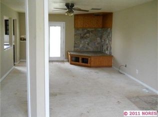 7394 S 4170 Rd #B, Claremore, OK 74017