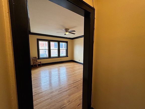 2nd image of 1-1758 W Garfield Blvd